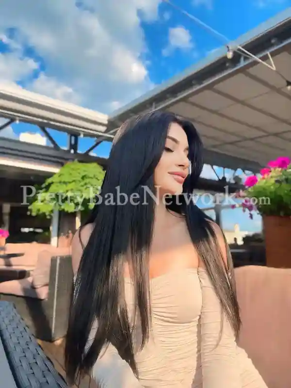 Juliana Instagram & OnlyFans model Available near Bangalore Airport